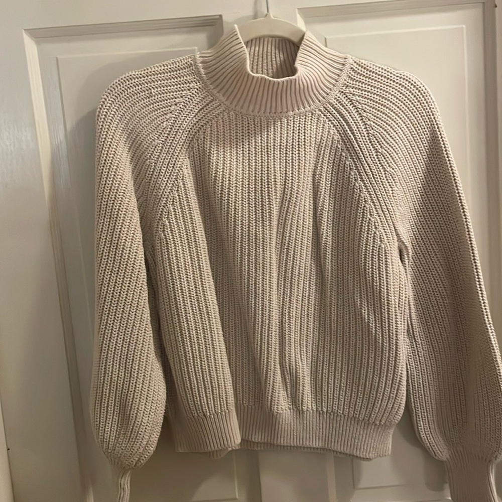 GAP cream knitted sweater size XS